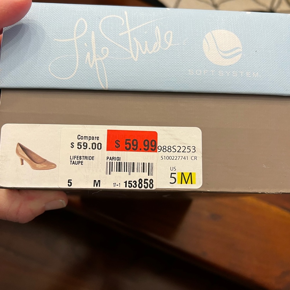 Gently used shoes for pageant. Light wear not very noticeable